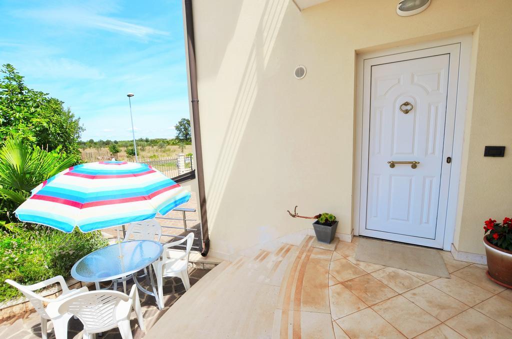 Apartments Sv. Pelegrin Umag Eksteriør billede