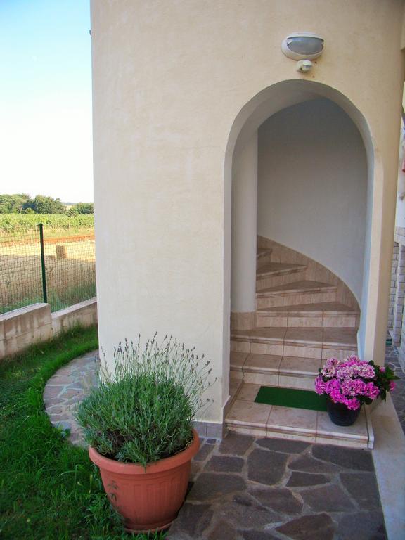 Apartments Sv. Pelegrin Umag Eksteriør billede